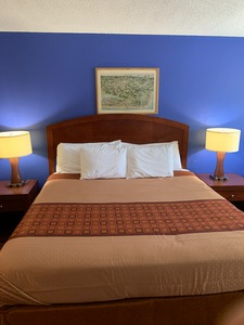 Magnuson Hotel Hampton NH King Bed